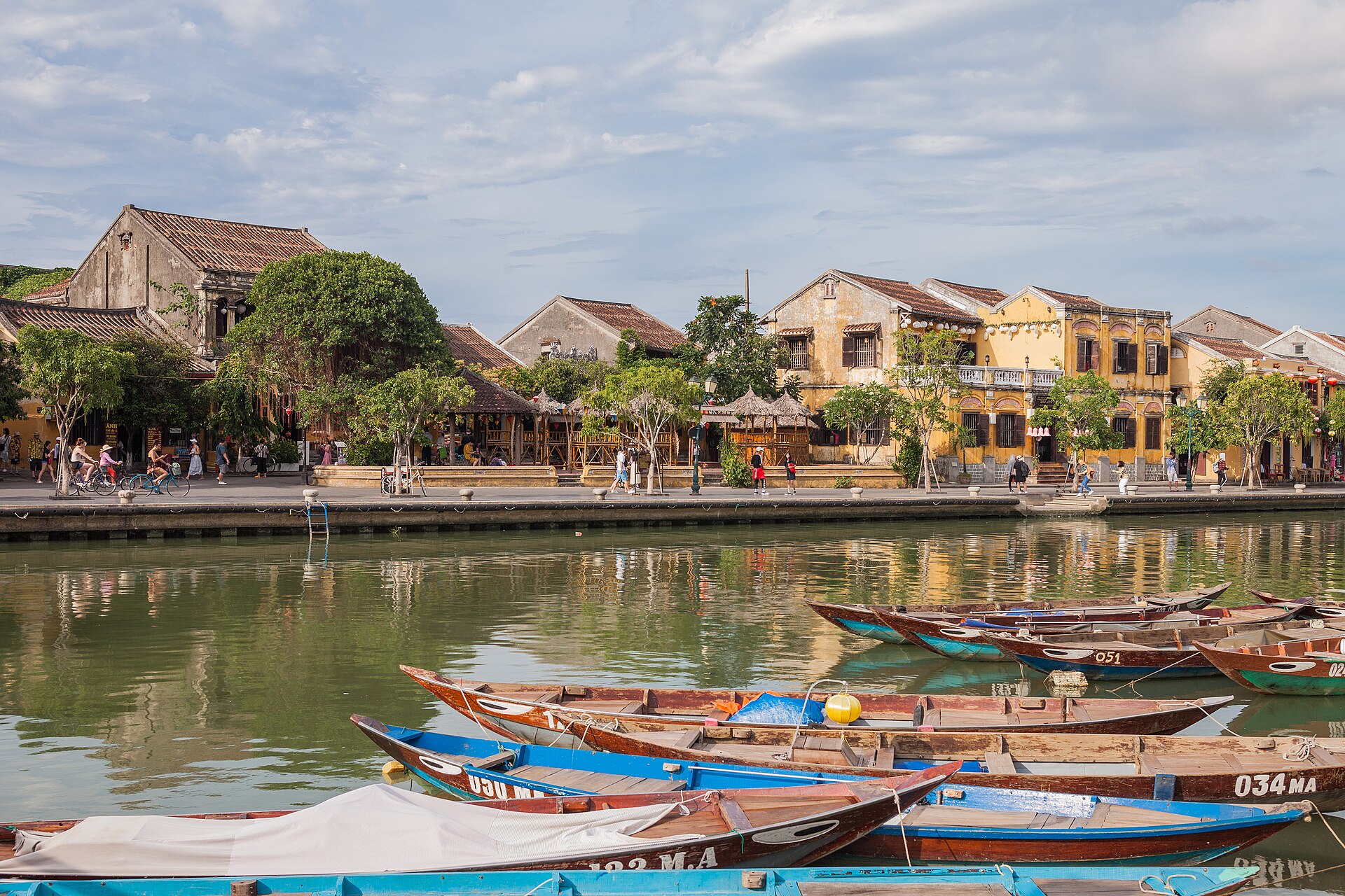 Phố cổ Hội An bên sông